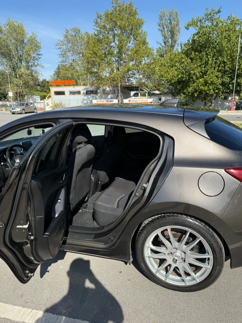Mazda 3, снимка 8 - Автомобили и джипове - 52298247
