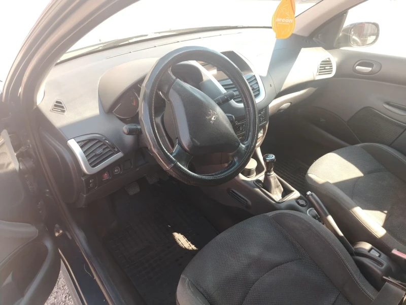 Peugeot 206 1.4i газ, снимка 9 - Автомобили и джипове - 52047280