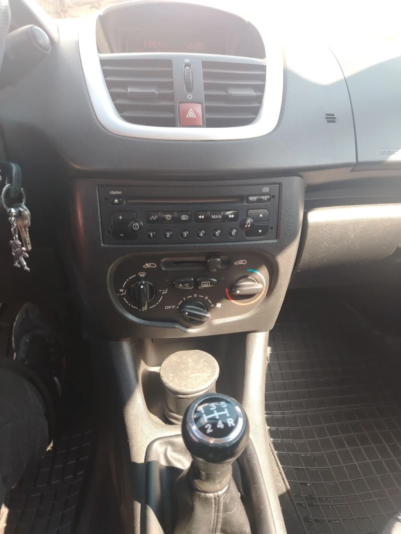 Peugeot 206 1.4i газ, снимка 6 - Автомобили и джипове - 52047280
