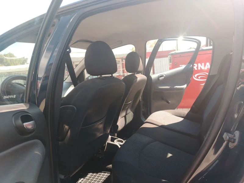Peugeot 206 1.4i газ, снимка 11 - Автомобили и джипове - 52047280