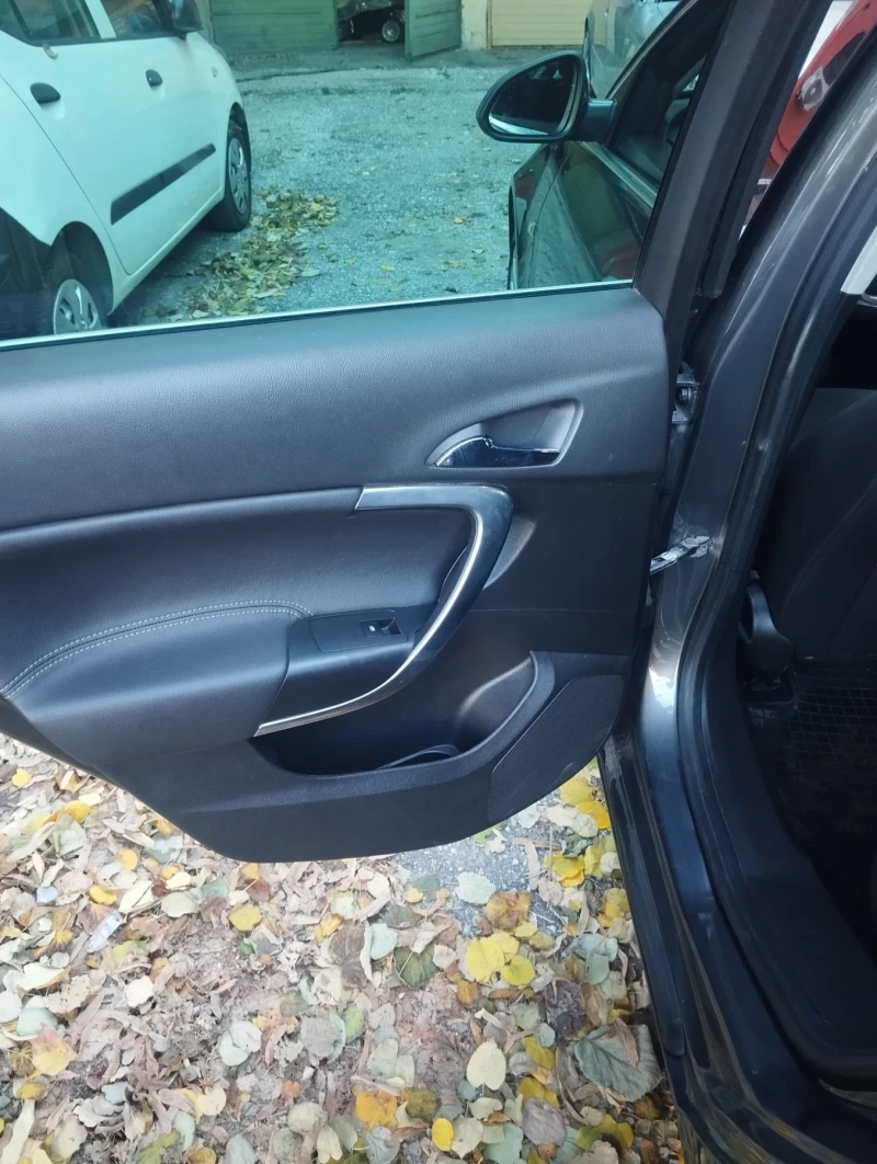 Opel Insignia, снимка 7 - Автомобили и джипове - 52526497