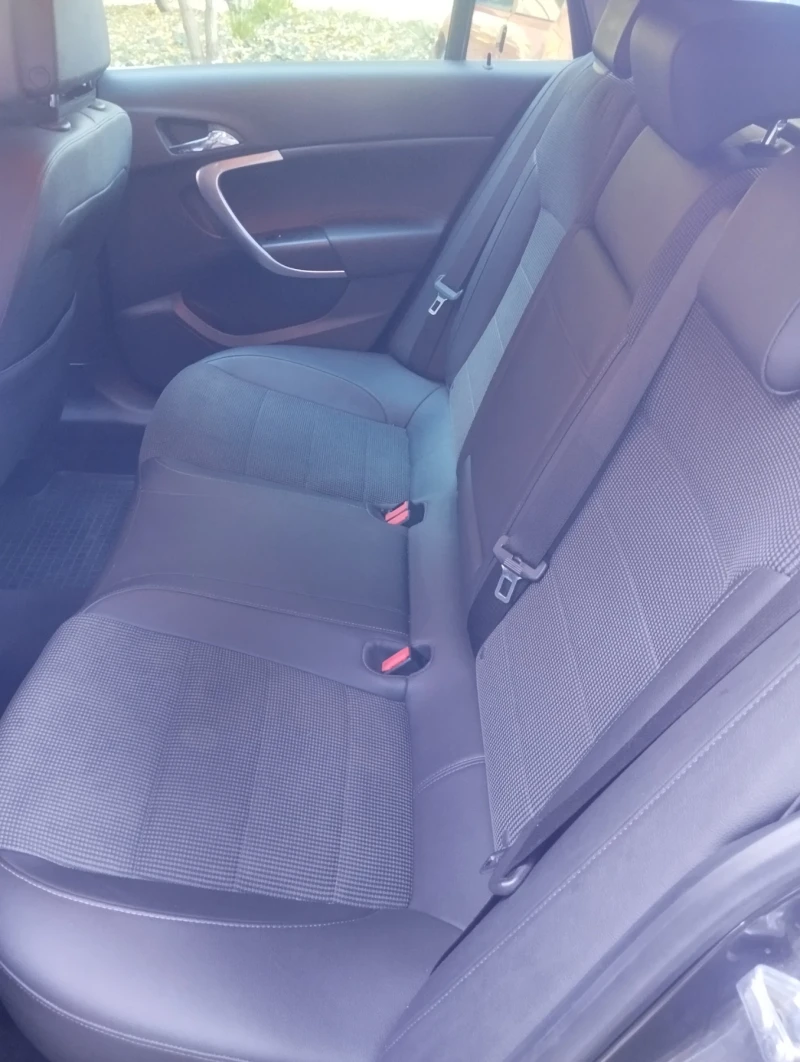 Opel Insignia, снимка 9 - Автомобили и джипове - 52526497