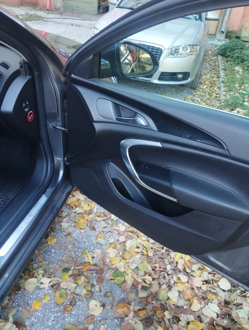 Opel Insignia, снимка 6 - Автомобили и джипове - 52526497