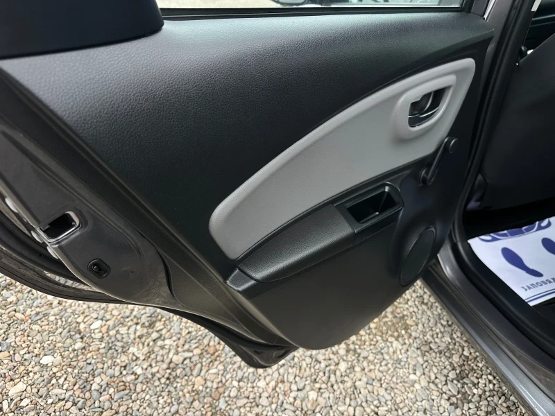 Toyota Yaris 1.33 EURO6B/NAVI/KAMERA, снимка 6 - Автомобили и джипове - 52149089