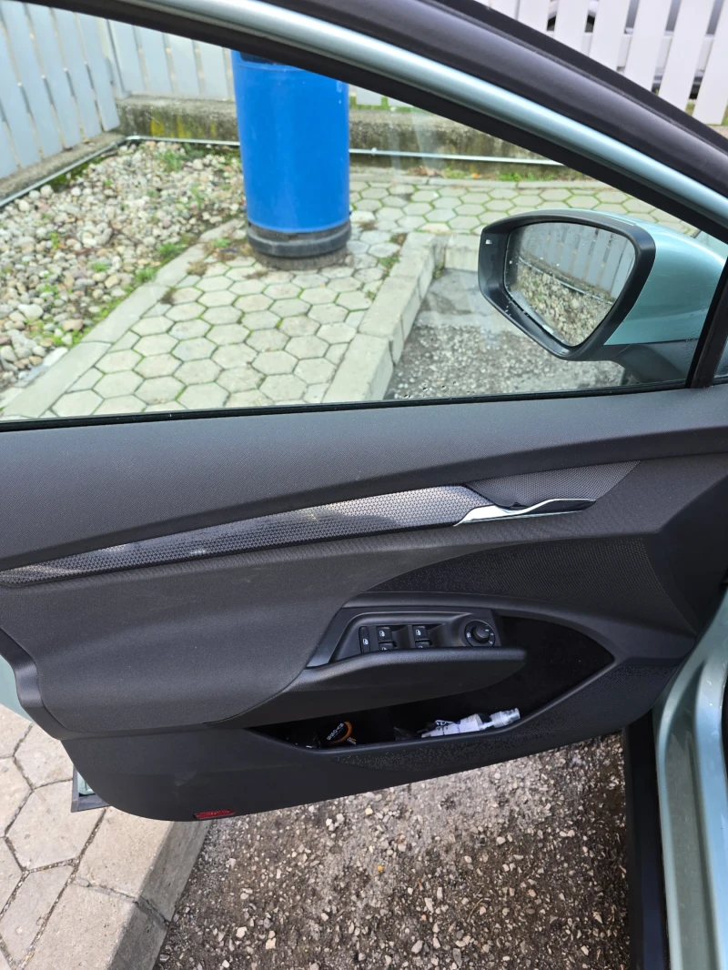 Skoda Enyaq Гаранционен, снимка 11 - Автомобили и джипове - 52246319