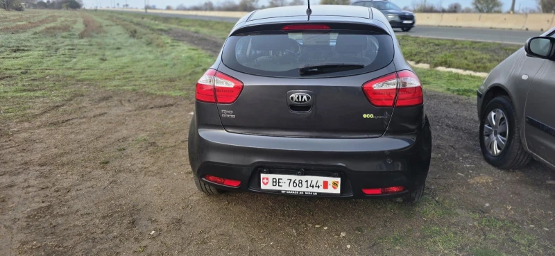 Kia Rio, снимка 5 - Автомобили и джипове - 52730374