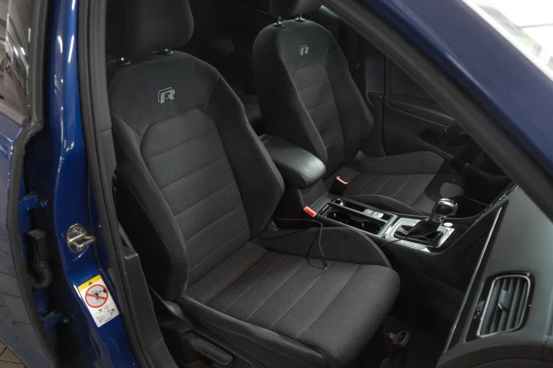 VW Golf R MK7.5 AKRAPOVIC От Порше София. ДОГОВАРЯНЕ , снимка 10 - Автомобили и джипове - 52932882