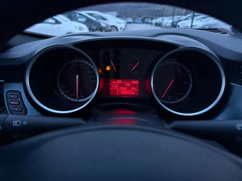 Alfa Romeo Giulietta 1.4 TURBO ПАНО КОЖА НАВИ, снимка 14 - Автомобили и джипове - 53448273