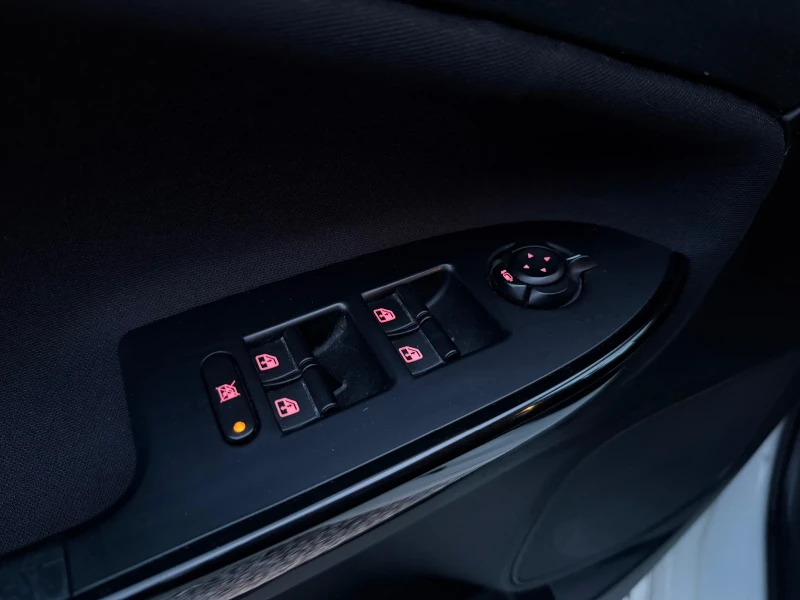 Alfa Romeo Giulietta 1.4 TURBO ПАНО КОЖА НАВИ, снимка 13 - Автомобили и джипове - 53448273