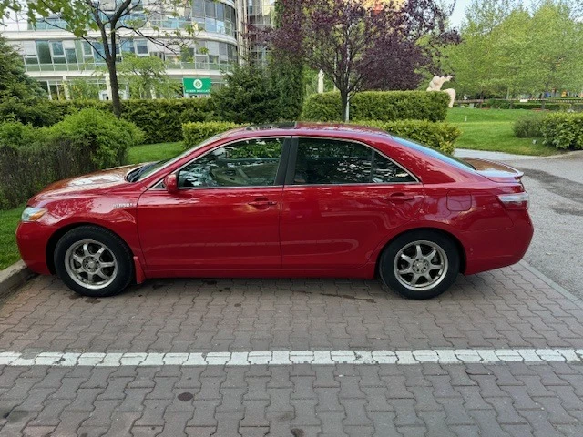 Toyota Camry HYBRID, снимка 4 - Автомобили и джипове - 45570040