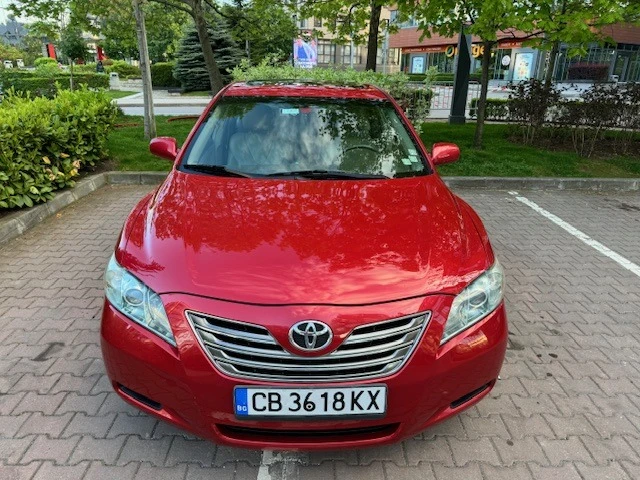 Toyota Camry HYBRID, снимка 1 - Автомобили и джипове - 45570040