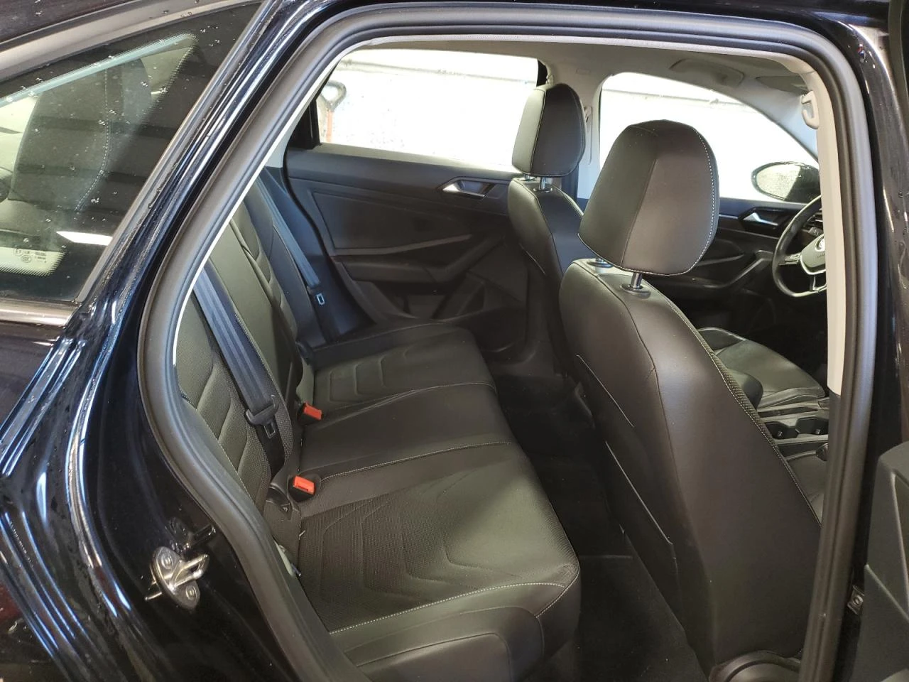 VW Jetta 1.4T * LED * КОЖА * ДИСТРОНИК * ДИГ ТАБЛО * ЛИЗИНГ - изображение 9