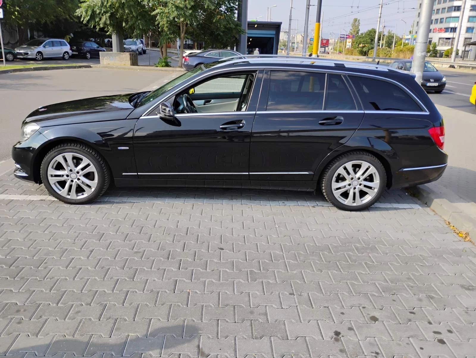 Mercedes-Benz C 180 1, 8 CGI - изображение 2