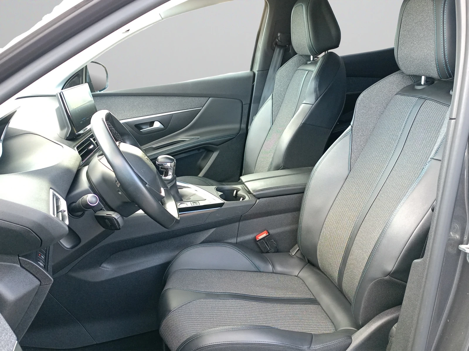 Peugeot 3008 New Line Up ALLURE PACK 1.2 PureTech 130 S&S BVM6  - изображение 10