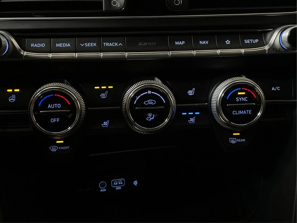 Genesis G70 * Sport 3.3T AWD , снимка 10 - Автомобили и джипове - 53879881