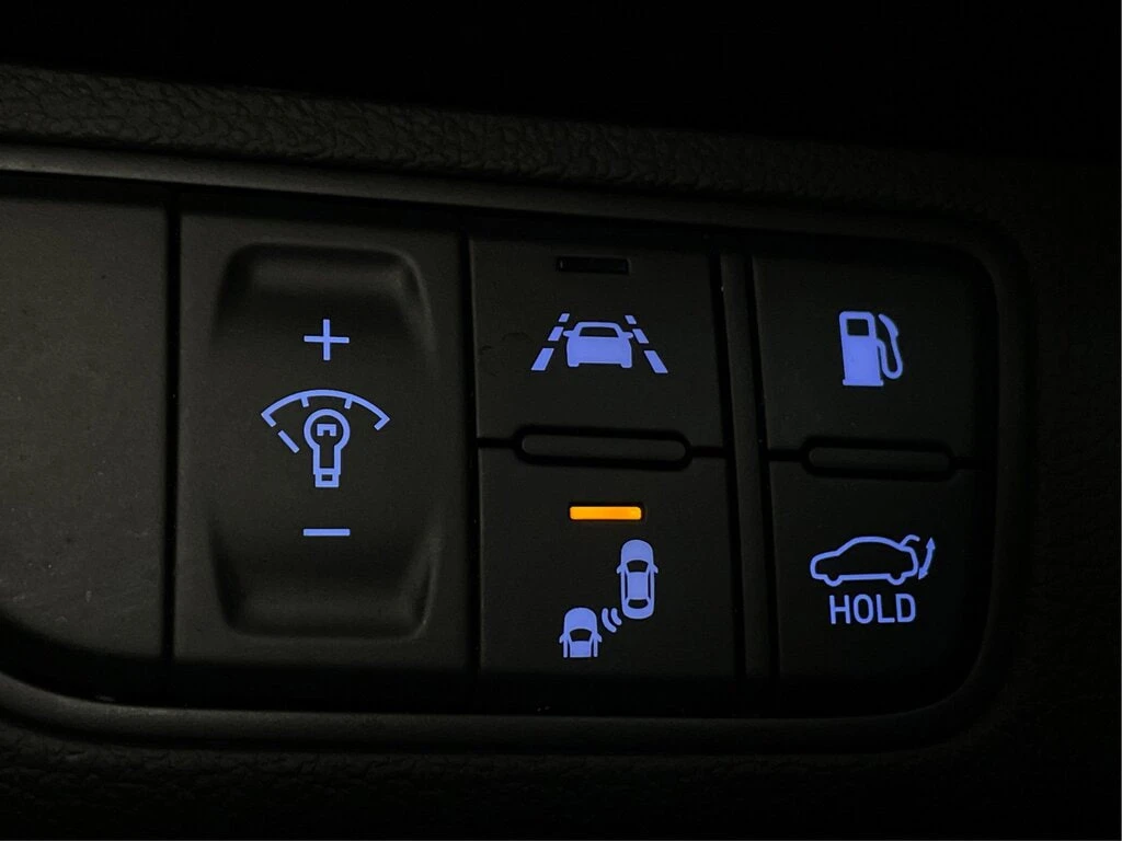 Genesis G70 * Sport 3.3T AWD , снимка 13 - Автомобили и джипове - 53879881