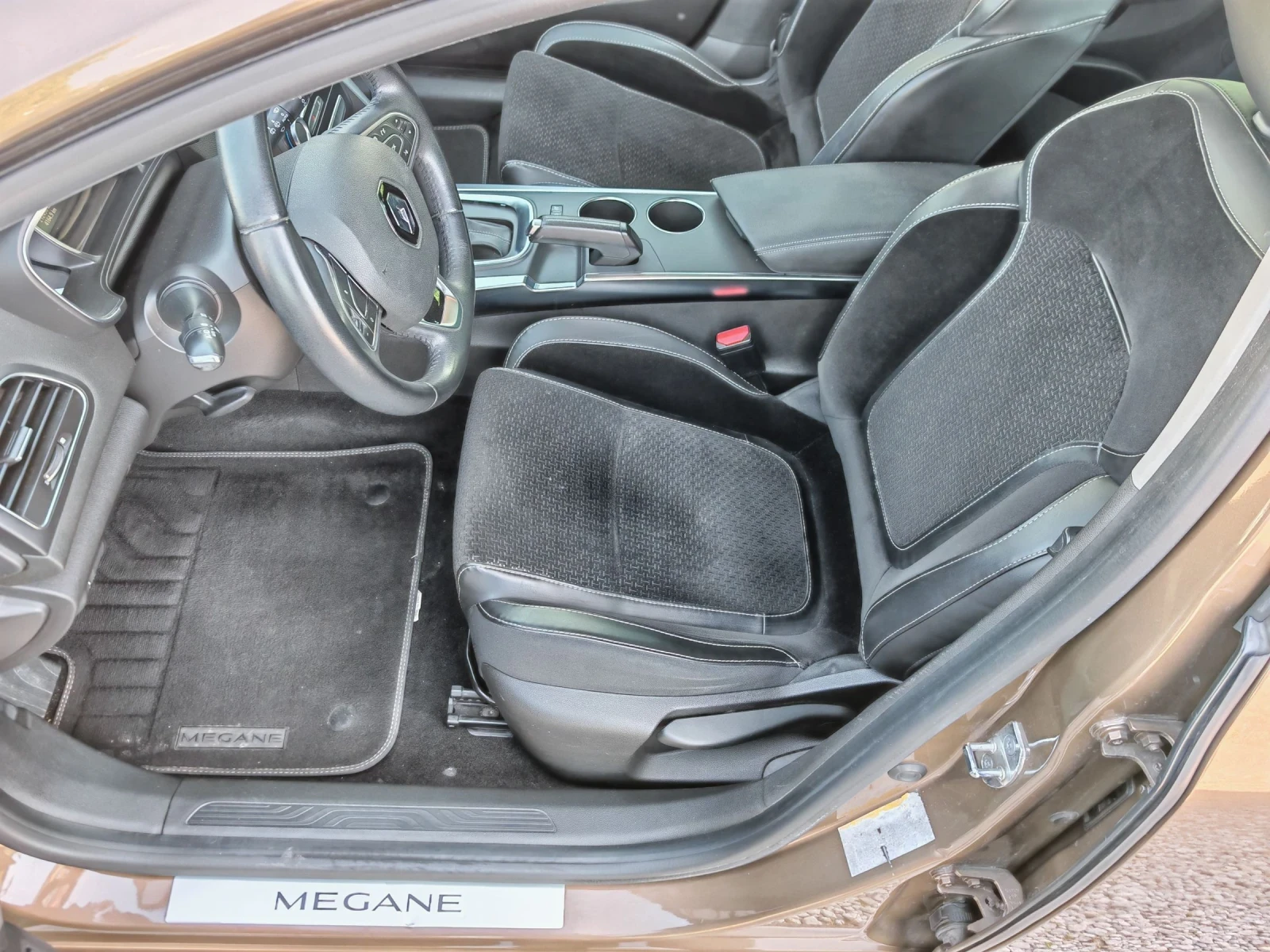 Renault Megane 1.5 DCI-110k.ВНОС ОТ ИТАЛИЯ , ПЕРФЕКТНА, снимка 8 - Автомобили и джипове - 54495829