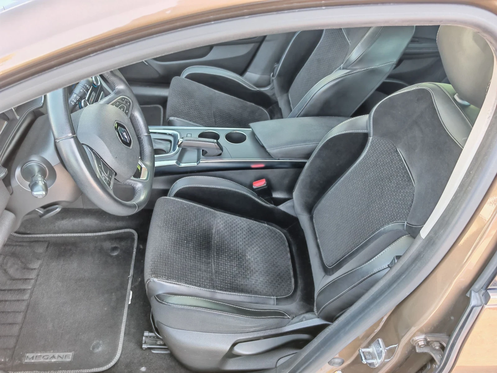 Renault Megane 1.5 DCI-110k.ВНОС ОТ ИТАЛИЯ , ПЕРФЕКТНА, снимка 7 - Автомобили и джипове - 54495829