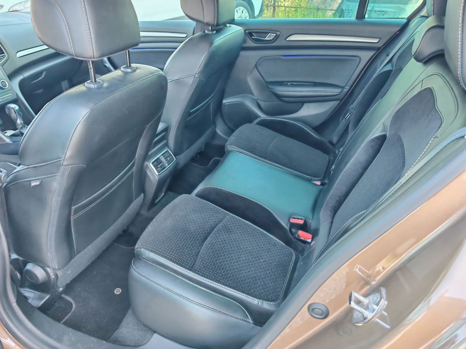 Renault Megane 1.5 DCI-110k.ВНОС ОТ ИТАЛИЯ , ПЕРФЕКТНА, снимка 9 - Автомобили и джипове - 54495829