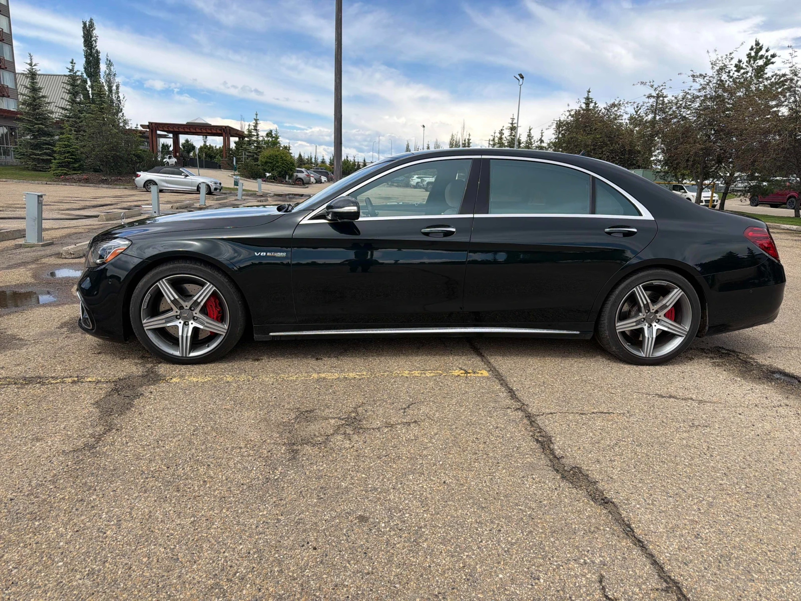 Mercedes-Benz S 63 AMG 4D Burmester/Designo Leather, снимка 4 - Автомобили и джипове - 54970394