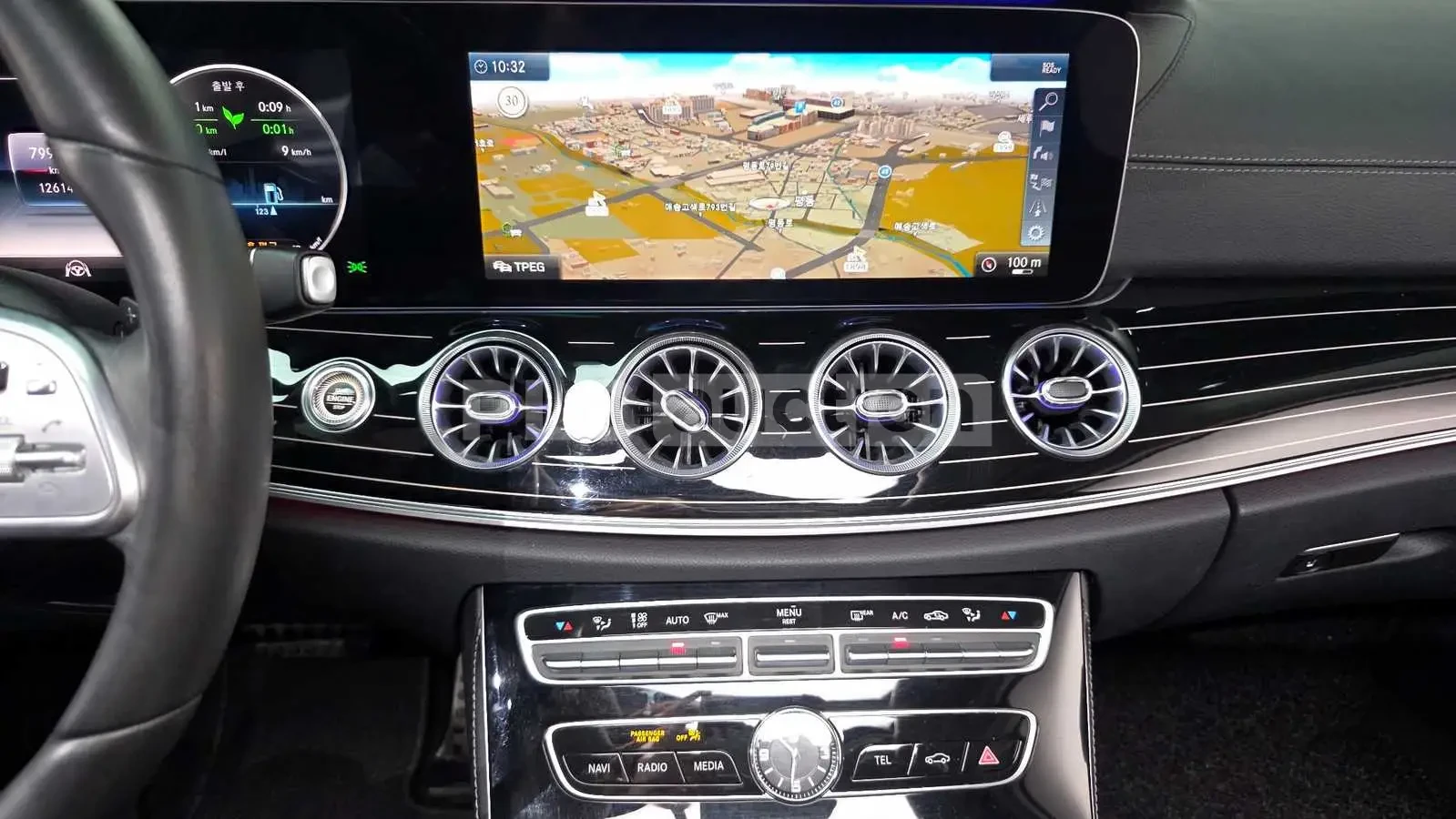 Mercedes-Benz CLS 450 4MATIC AMG LINE /BURMESTER/PANORAMA/360CAM/HEAD UP, снимка 13 - Автомобили и джипове - 55304600
