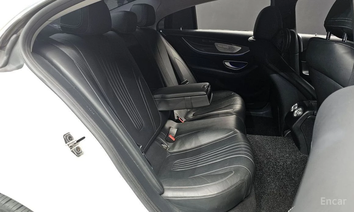 Mercedes-Benz CLS 300, снимка 11 - Автомобили и джипове - 55474206