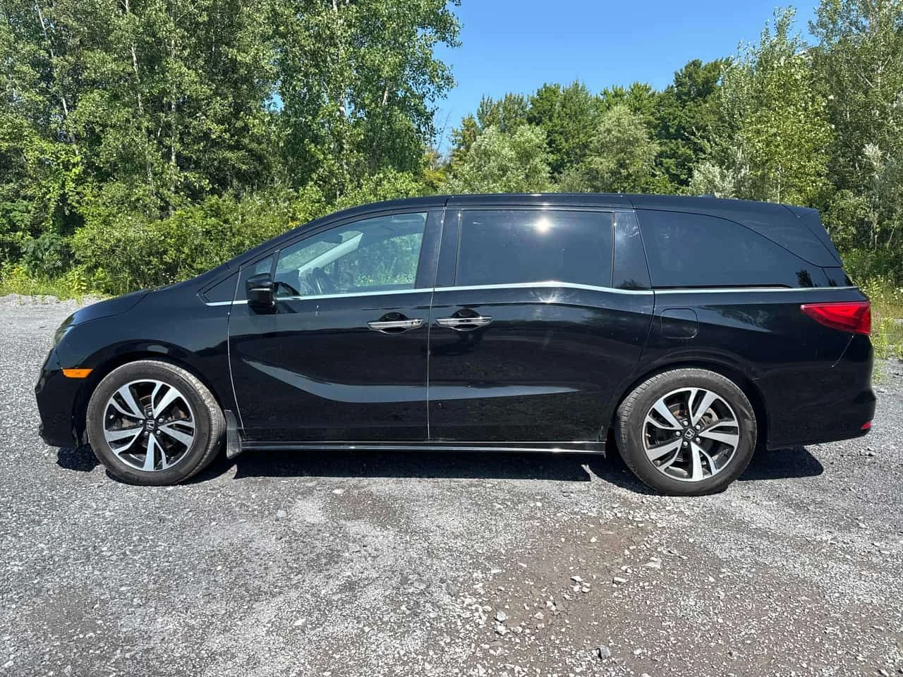 Honda Odyssey * Touring * ЛИЦЕНЗИРАН ДИЛЪР * CARFAX, снимка 2 - Автомобили и джипове - 55641839