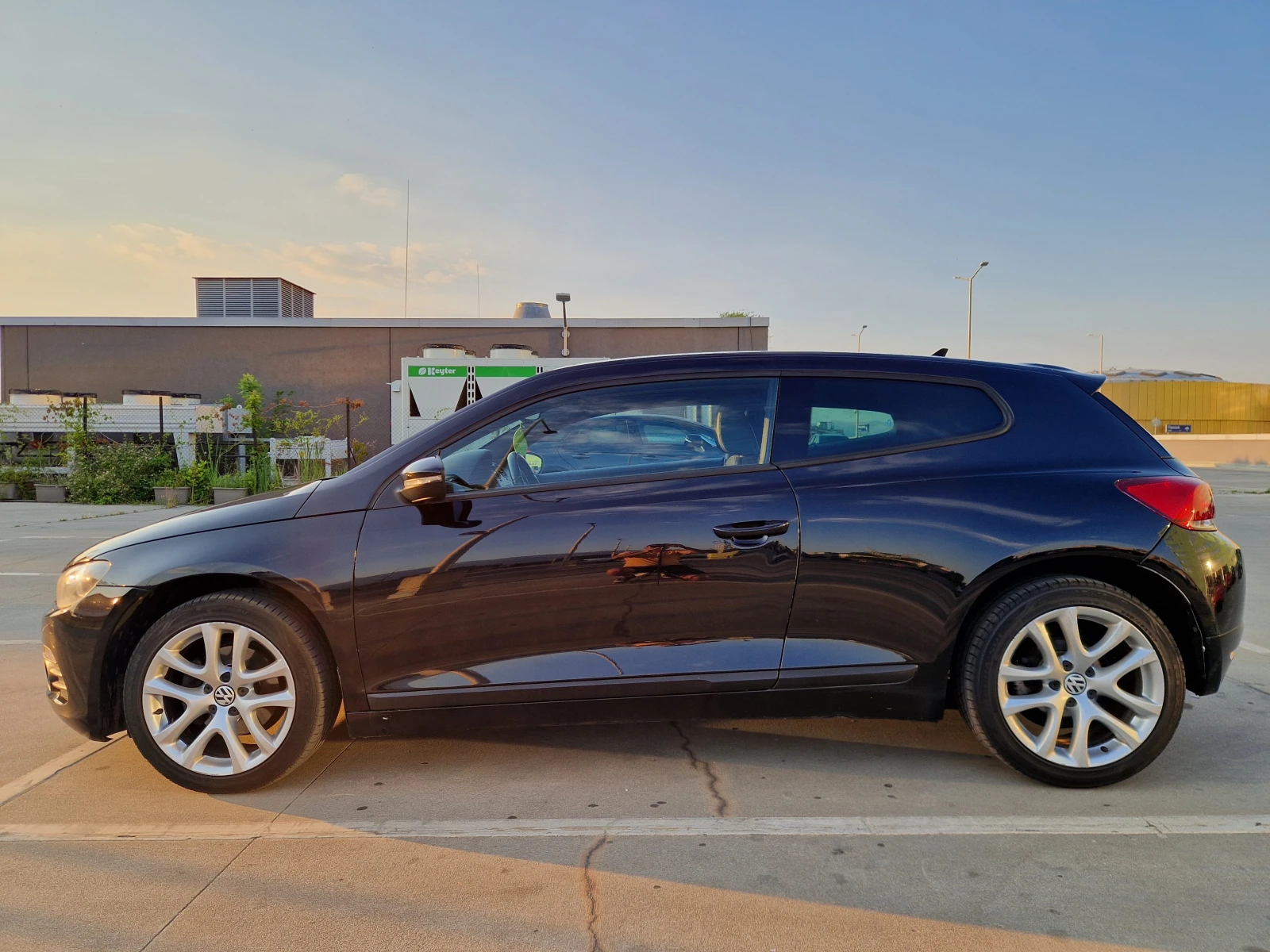VW Scirocco 2.0 TDI, снимка 5 - Автомобили и джипове - 55832103