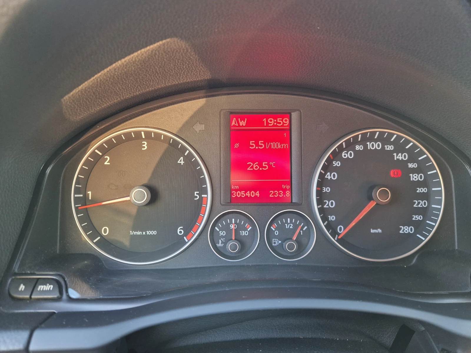 VW Scirocco 2.0 TDI, снимка 12 - Автомобили и джипове - 55832103