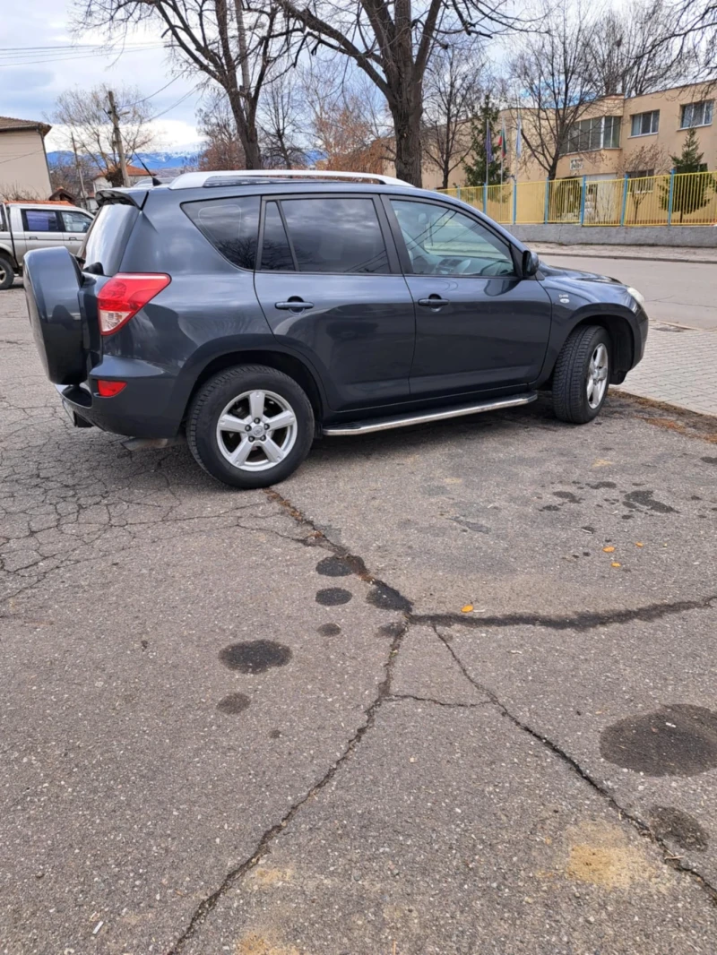 Toyota Rav4, снимка 4 - Автомобили и джипове - 48470153