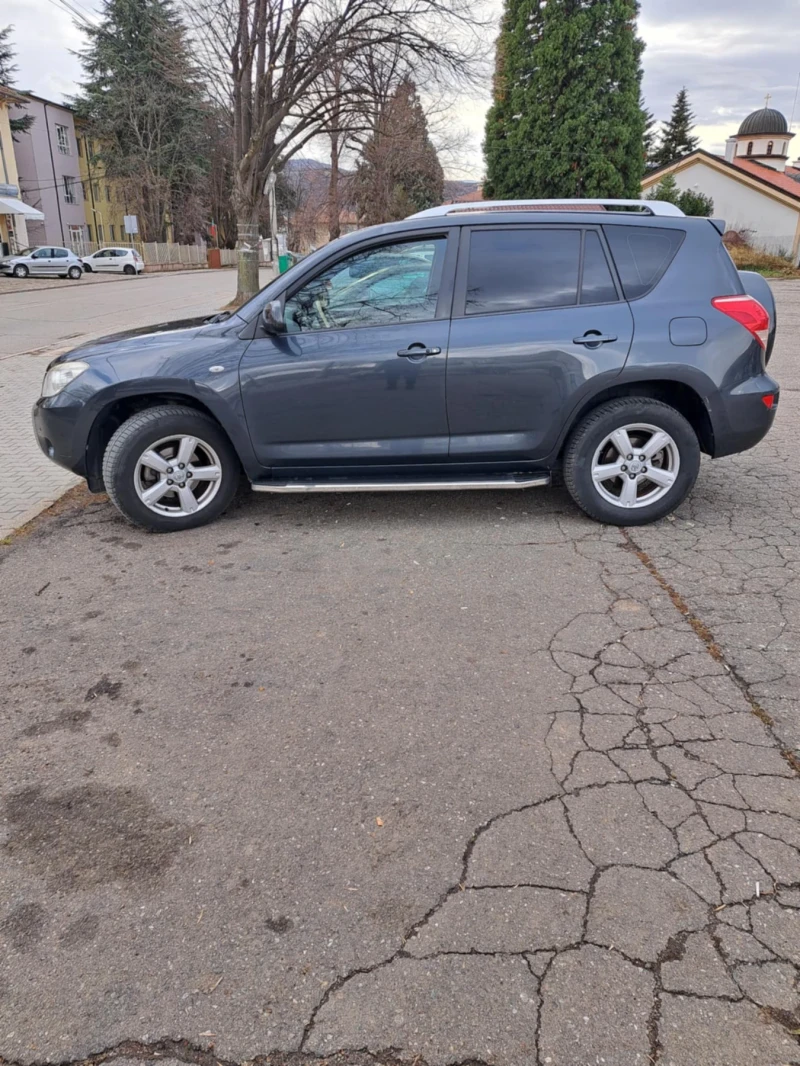 Toyota Rav4, снимка 7 - Автомобили и джипове - 48470153