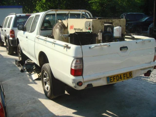 Mitsubishi L200 2.5TDI, снимка 2 - Автомобили и джипове - 46834232