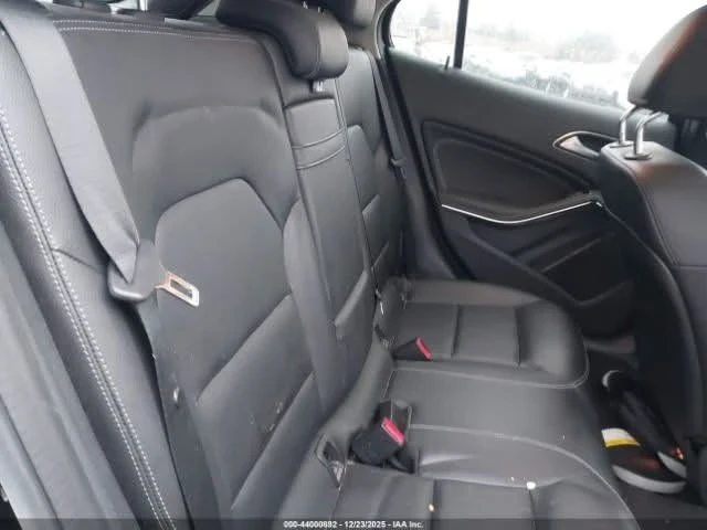 Mercedes-Benz GLA 250, снимка 12 - Автомобили и джипове - 53028766