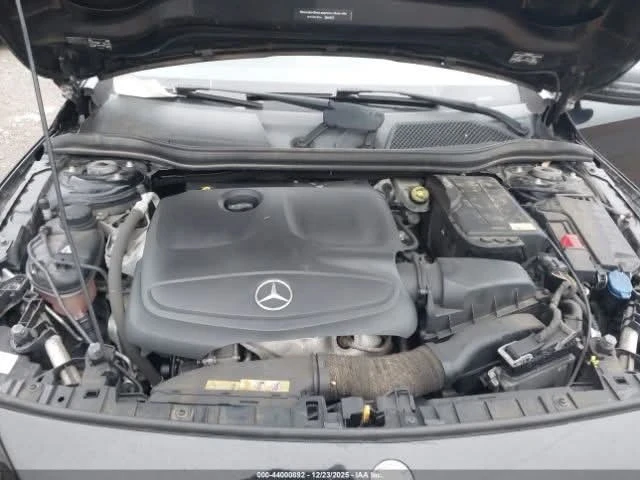 Mercedes-Benz GLA 250, снимка 15 - Автомобили и джипове - 53028766