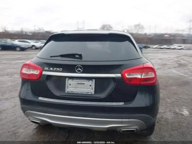 Mercedes-Benz GLA 250, снимка 8 - Автомобили и джипове - 53028766