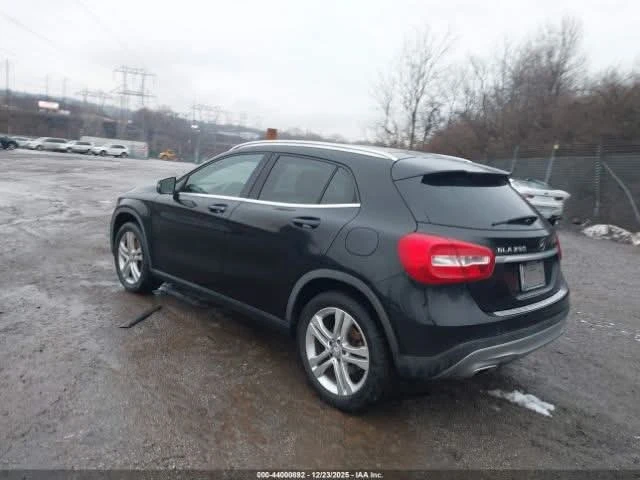 Mercedes-Benz GLA 250, снимка 3 - Автомобили и джипове - 53028766