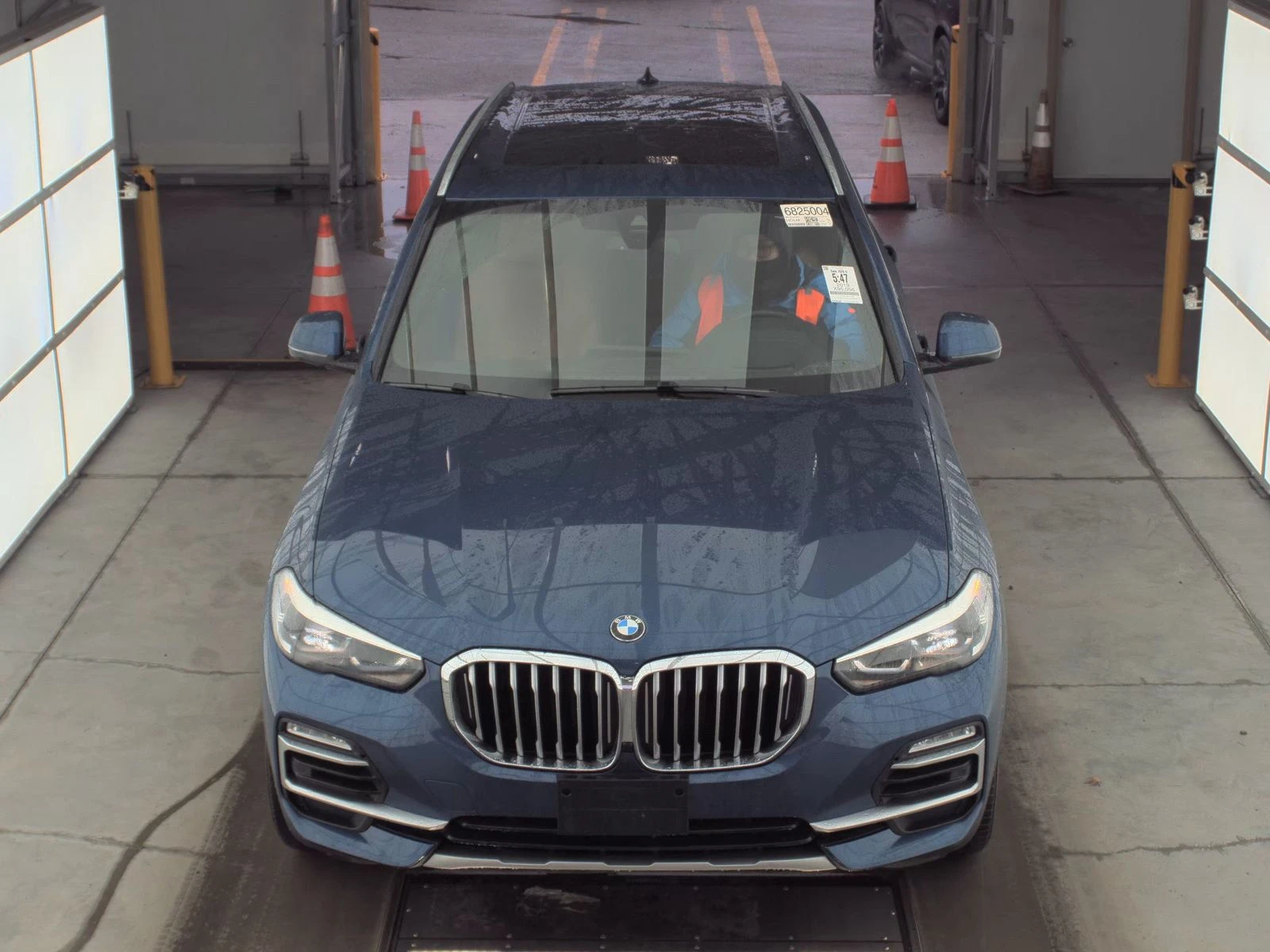 BMW X5 xDrive40i - изображение 2