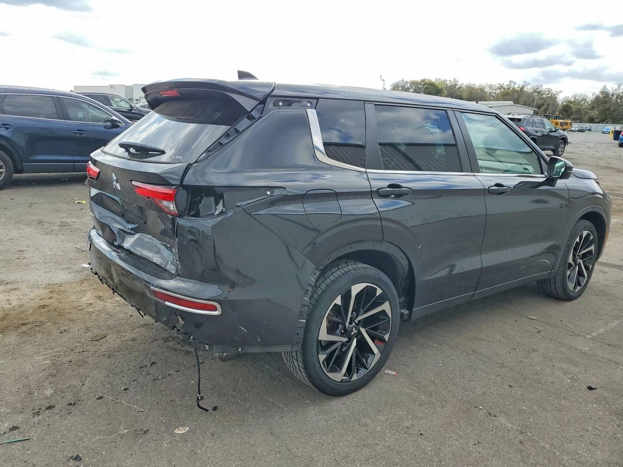 Mitsubishi Outlander 2.5l Se, снимка 3 - Автомобили и джипове - 53923205