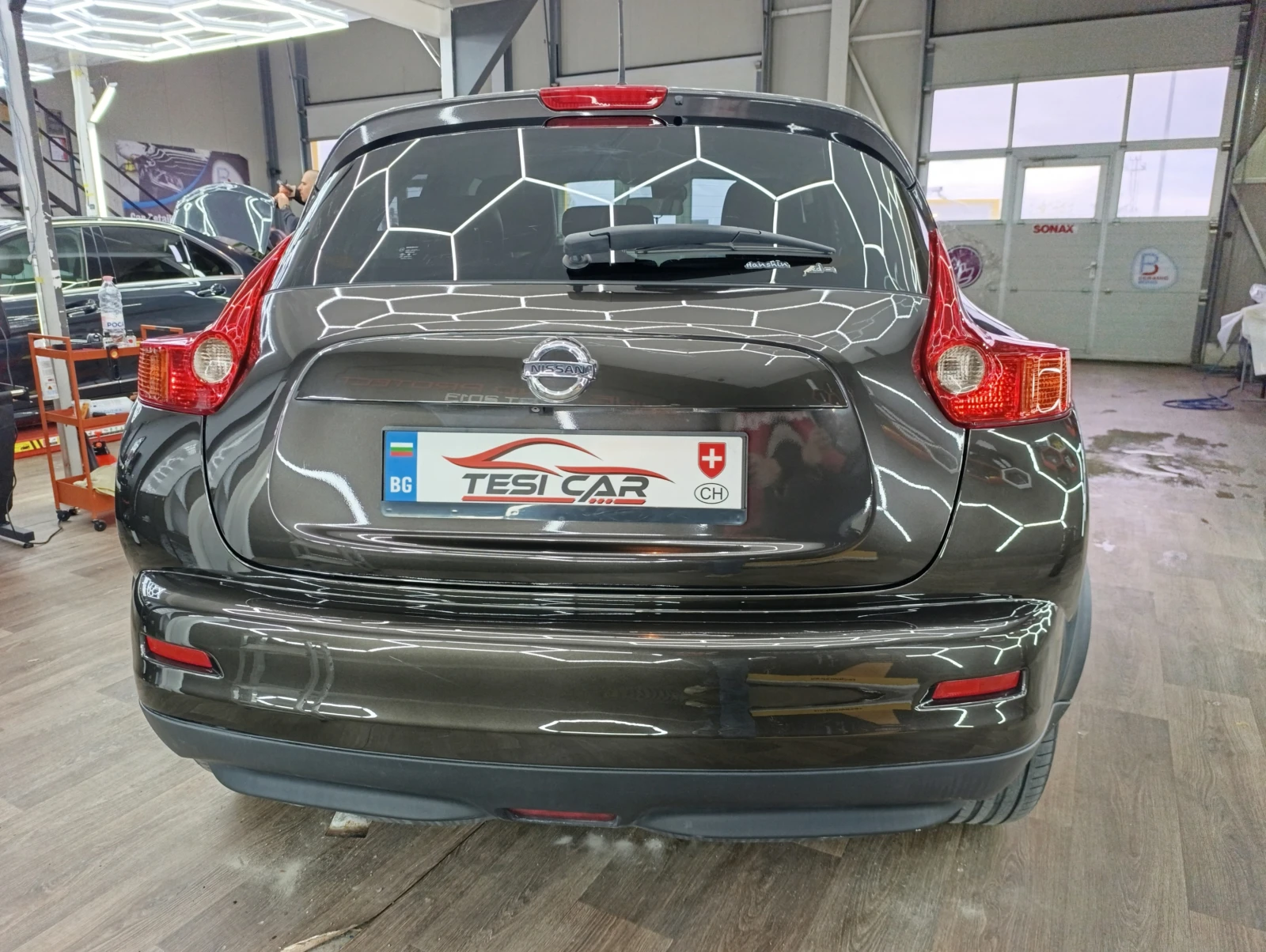 Nissan Juke 1.6 T 4x4 Xtronic, снимка 6 - Автомобили и джипове - 54153338