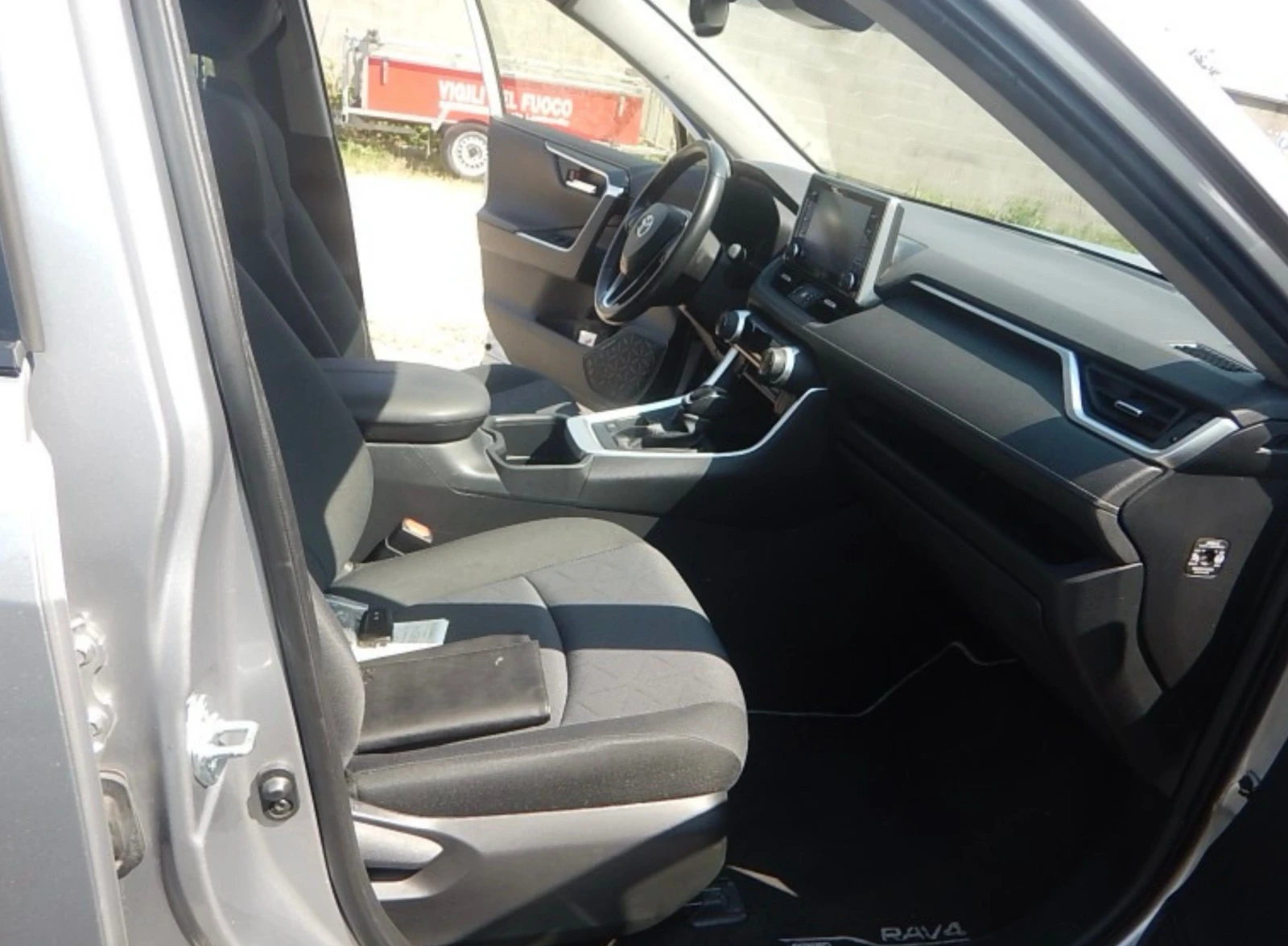 Toyota Rav4, снимка 6 - Автомобили и джипове - 54425710