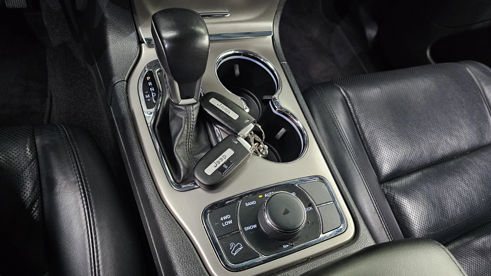 Jeep Grand cherokee LIMITED 3.6L/ОБДУХВАНЕ/ПОДГРЕВИ/ПАНО, снимка 9 - Автомобили и джипове - 54837109