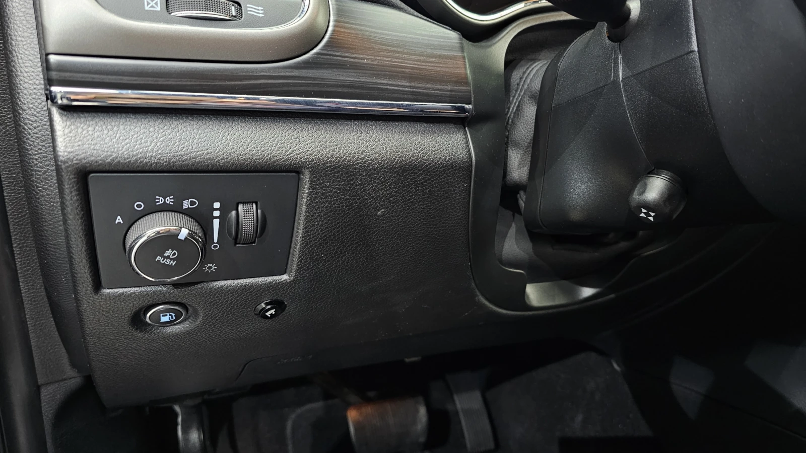 Jeep Grand cherokee LIMITED 3.6L/ОБДУХВАНЕ/ПОДГРЕВИ/ПАНО, снимка 17 - Автомобили и джипове - 54837109