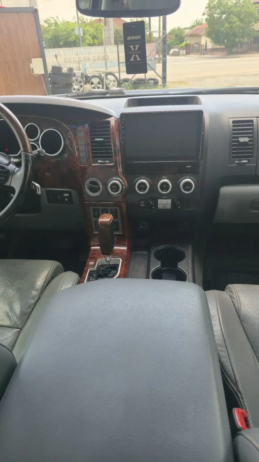 Toyota Sequoia PLATINUM 5.7 V8 4WD 381 �.�. LPG  | Mobile.bg � ����������� 11