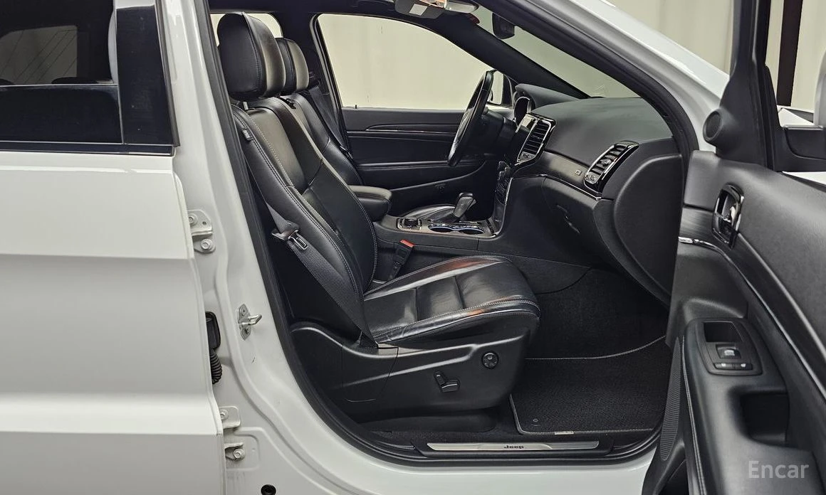 Jeep Grand cherokee, снимка 11 - Автомобили и джипове - 55498827