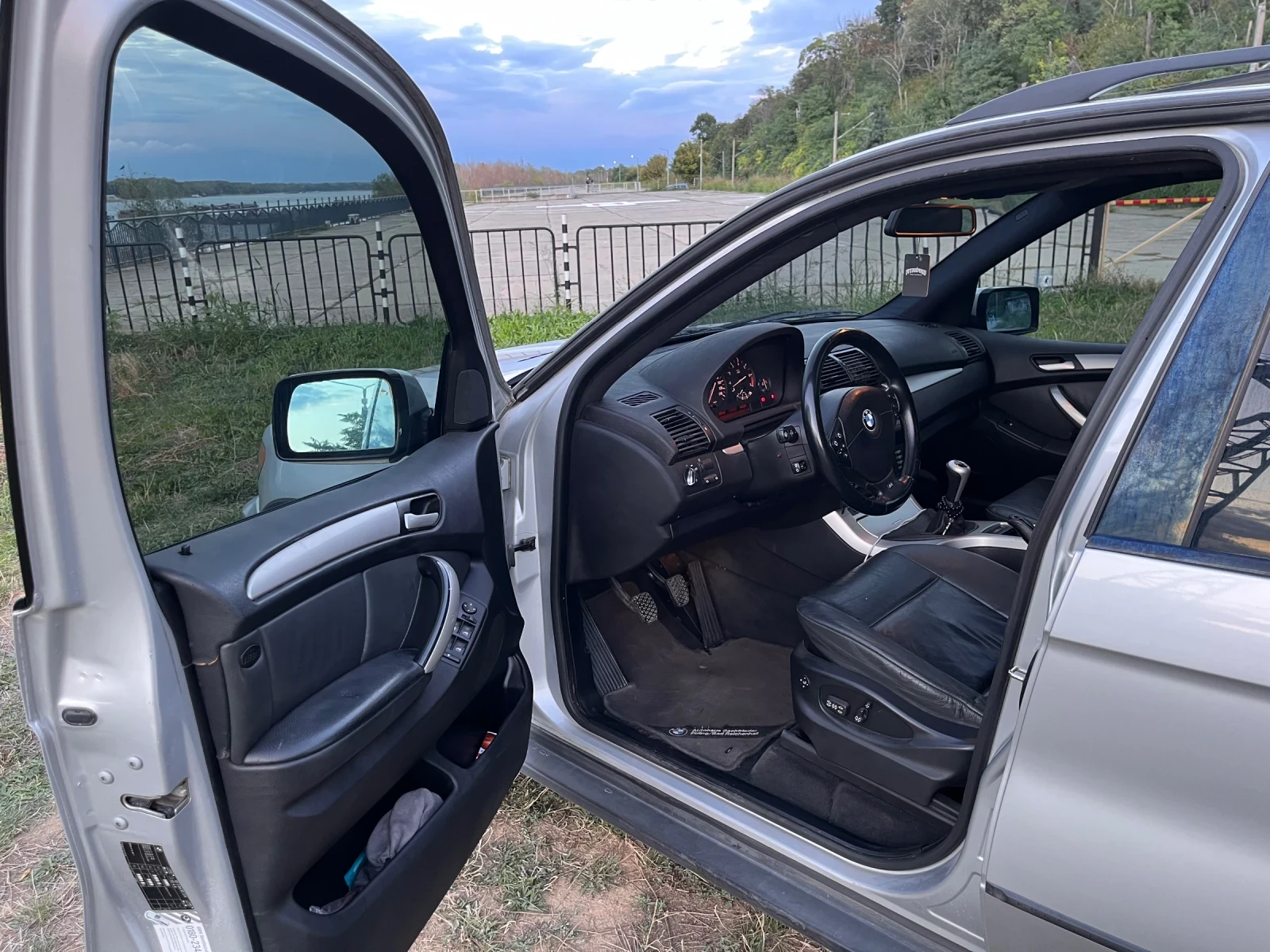BMW X5 3.0i ръчка, снимка 8 - Автомобили и джипове - 56724392