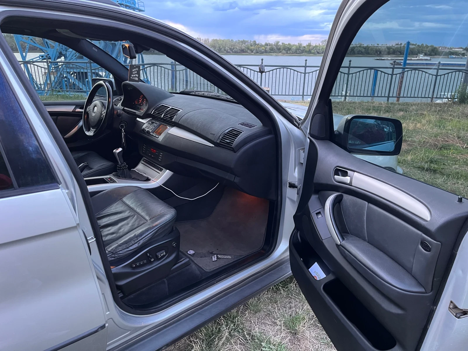 BMW X5 3.0i ръчка, снимка 11 - Автомобили и джипове - 56724392