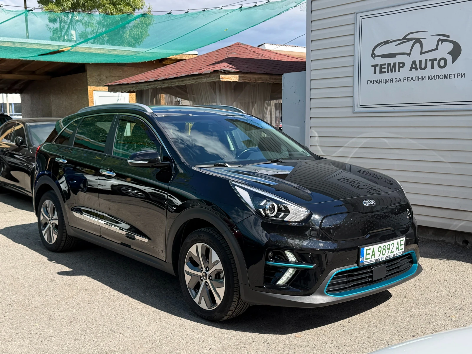 Kia Niro 150 kW* СЕРВИЗНА КНИЖКА С ПЪЛНА СЕРВИЗНА ИСТОРИЯ, снимка 3 - Автомобили и джипове - 56223430