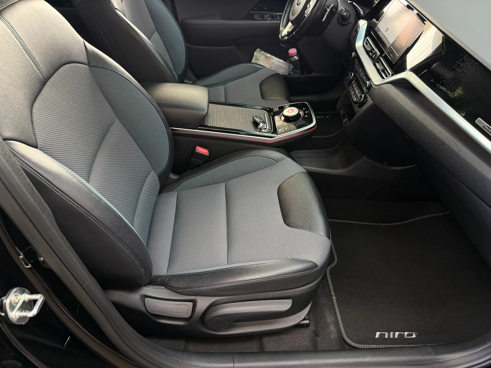 Kia Niro 150 kW* СЕРВИЗНА КНИЖКА С ПЪЛНА СЕРВИЗНА ИСТОРИЯ, снимка 13 - Автомобили и джипове - 56223430