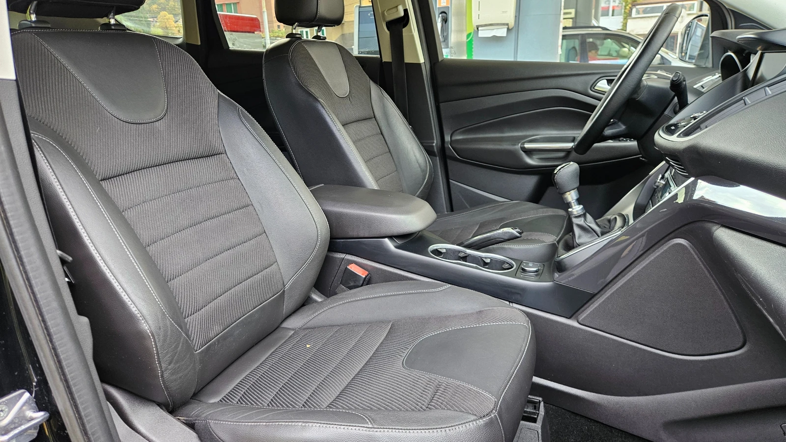 Ford Kuga 2.0Hdi TITANIUM/Klimatronik/Koja, снимка 12 - Автомобили и джипове - 56584995