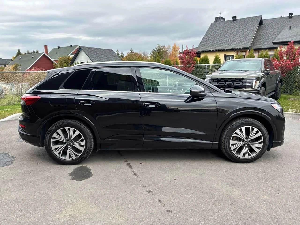 Audi Q4, снимка 3 - Автомобили и джипове - 56686053